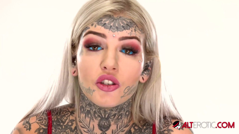 Alt Erotic: Hinter den kulissen interview mit der tätowierten australischen bombe Amber...