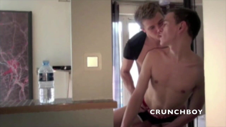 FRENCH AMATORS SEXTAPES: Maxime ki shirsh sunahre baalon vaali Kameron Frost ke xxl...
