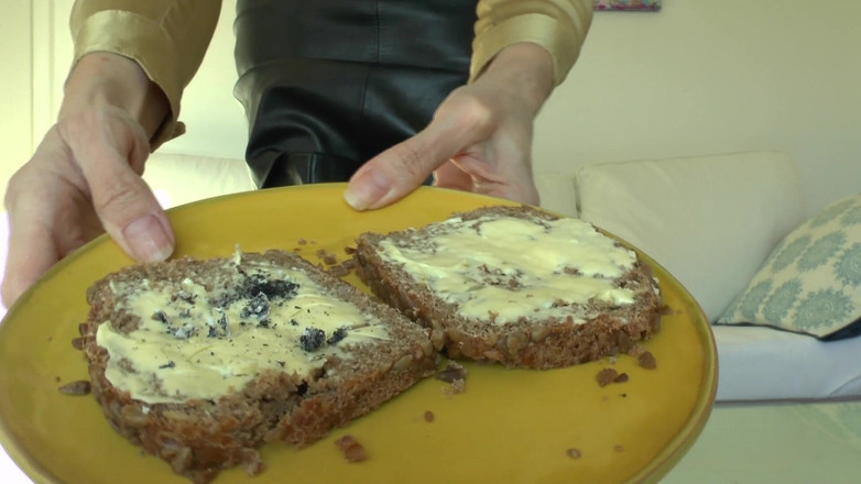 Lady Victoria Valente: Sii il mio posacenere e le mie stivale la signora...