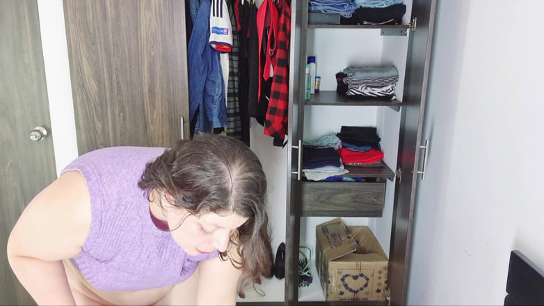 Alice H: Ass Worship Pantless Folding Clothes