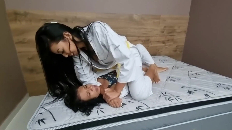 FetishKing: Боротьба з Дзюдокою - Izabella Paes і Nataly