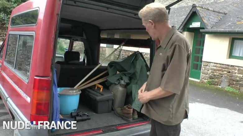 La France a Poil: Petite Brunette Gets Nailed by an Old Man
