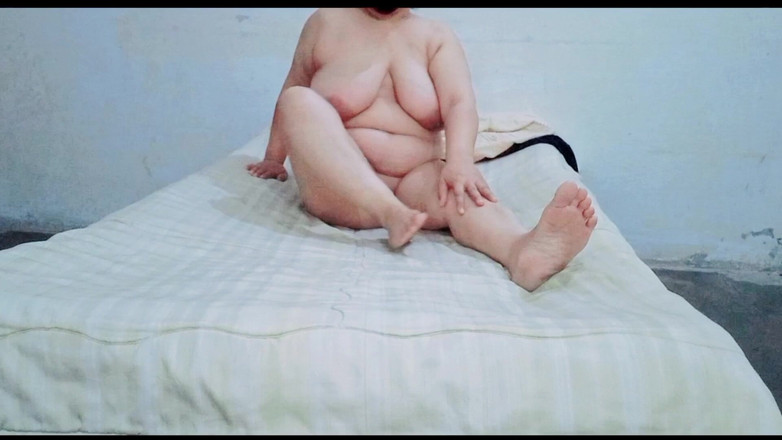 Silent boy: Tagliare la frutta e mangiare la frutta mia zia khati...