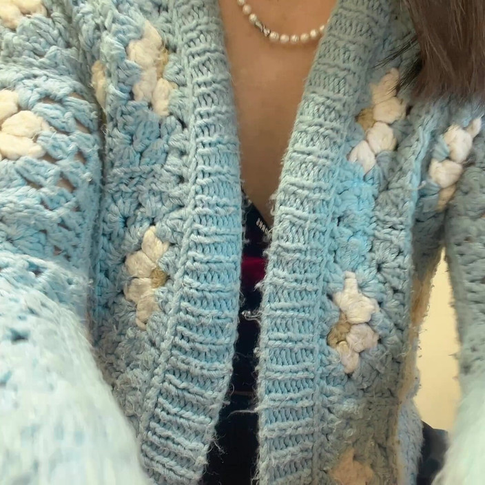 sweethanajapanese: Hana sexy in gonna del college vestito perfext corpo buon...