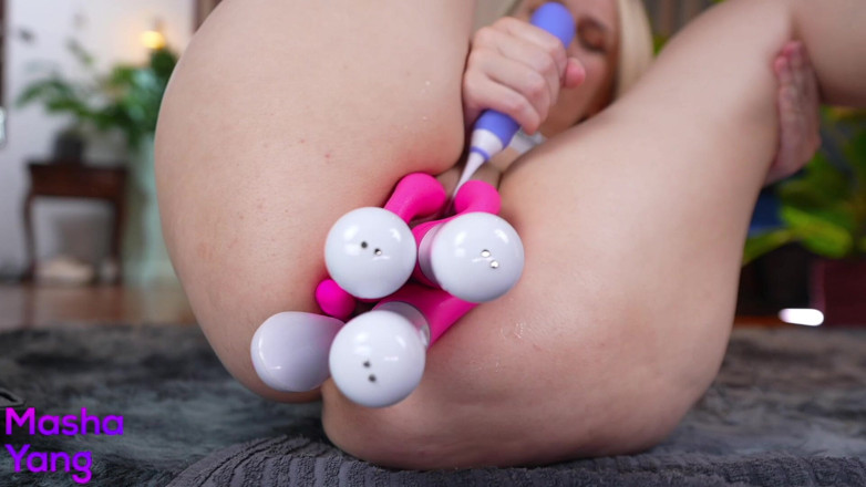 Mashayang: Controllo della semina con molteplici dildo e vibrazioni nella figa