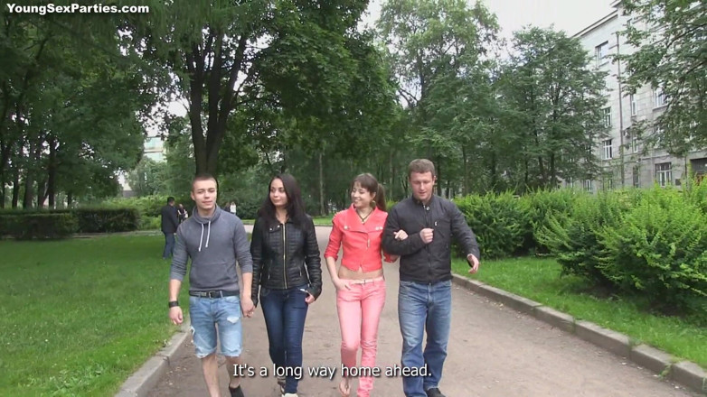 Young Sex Parties: Quatuor avec des transsanes lesbiennes