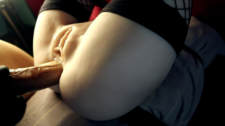 SEXY_GUYBEST: Piękno w pończochach rozprzestrzenia swoje uroki przed wielkim kutasem