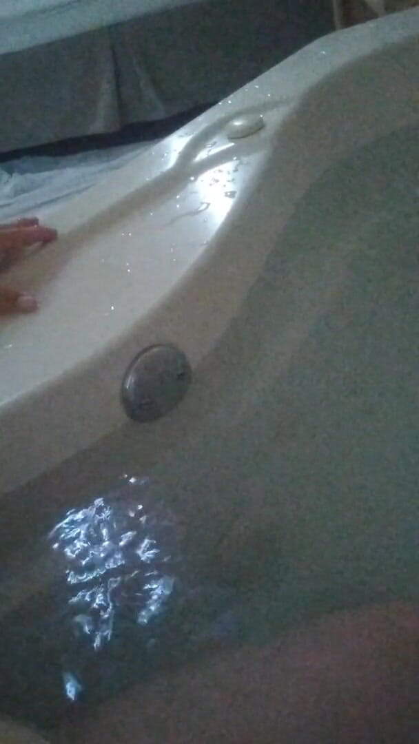 Ziasavv: rubbing my transgirl clit