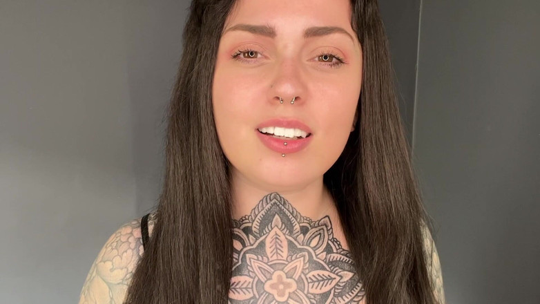 Miss Valentina: Cyber Bully