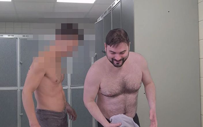 AntoGoesHunting: Je taille une pipe au gym de la Str8 « Daniel » dans...