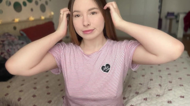 Loly Lola: Teen girl masturbation