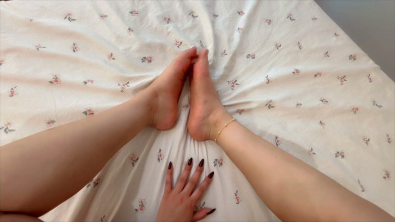 Tatto womane: Asmar Feet Real Feet