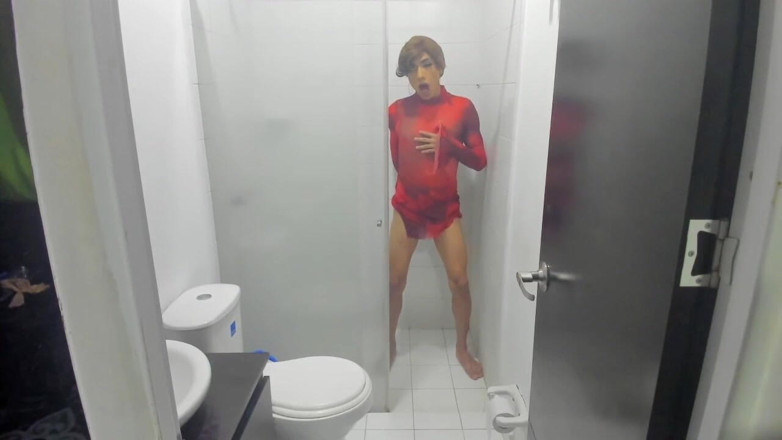 Gigi Prince: Colombian Femboy Juicy Ass Twerk with Dildo in the Shower