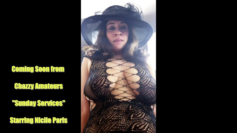 PornoJuice: Latina roze catsuit fotoshoot