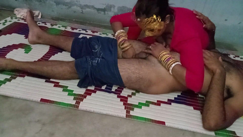 FireeCouple: 印度女仆第一次抚摸鸡巴