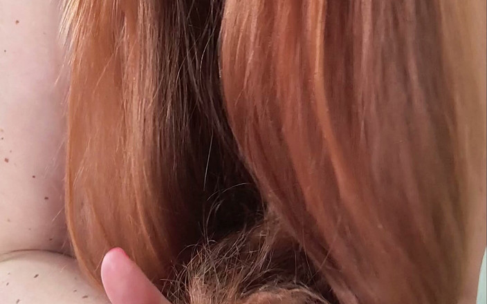 Red Queen: Seducente sega pov con i capelli di una rossa rapunzel