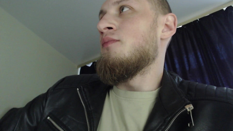 Hunky time: Alpha Feeds Drool untuk Submisif-Nya
