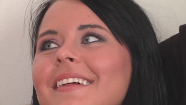 German amateur - 100% German hardcore videos: Perfect girl does her first photo shoot