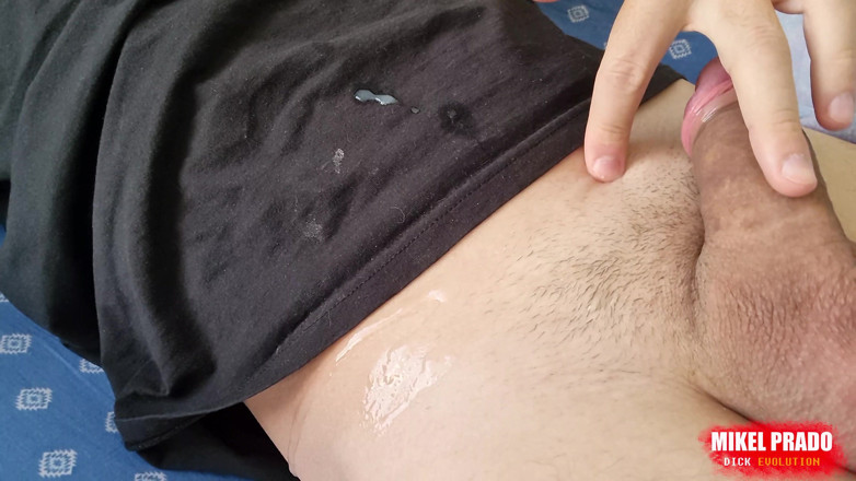 Mikel Prado: Morning masturbation of a big uncut cock