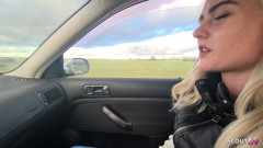 Scout69: Autostopistă blondă germană agață și se fute riscant cu vedere la...