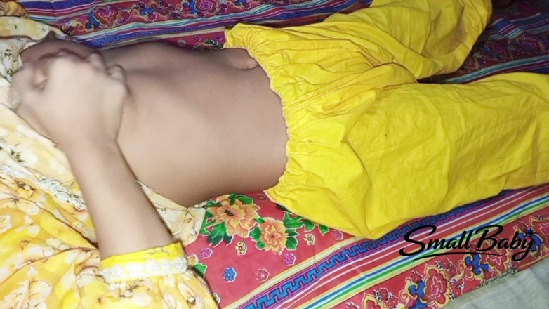 Small Baby: Indická desi vysokoškolská hostel dívka virální sex video