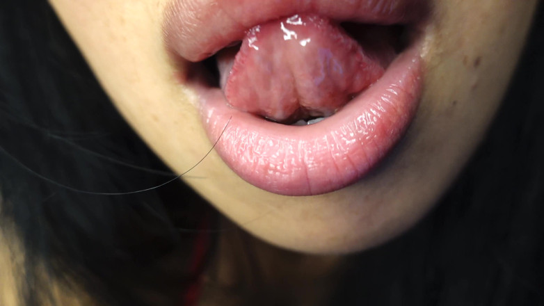 Asmr_mouth: Se vad den här micken får mig att göra