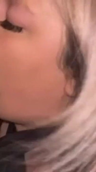 BBW na kolanach dla małego penisa