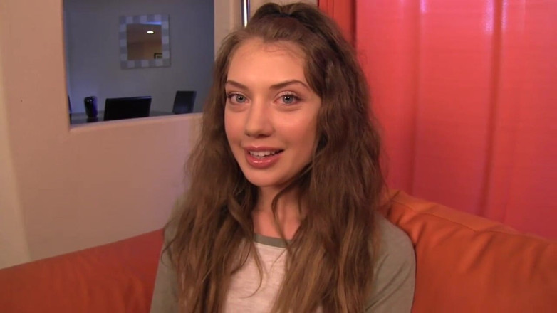 Eros POV - Liberated Eye: Siempre hemos tenido tensión incómoda (Elena Koshka) en primer plano de...