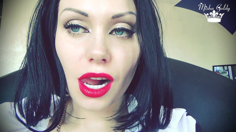 Goddess Misha Goldy: Svůdné červené rty škádlí