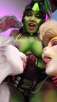 Jerk off for Cartoon Cosplay! Space Jam Parody