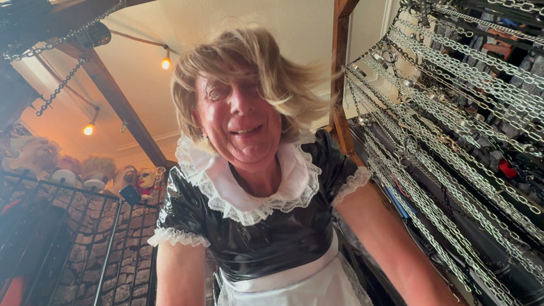 Aaexperinces trans: Část 2: - Služka Jaynes Pošetřete s lanista medvědem za to, že je...