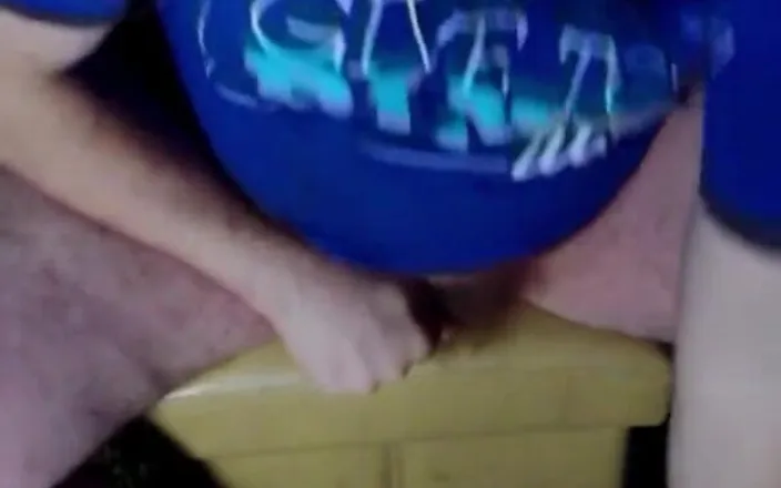 Au79: Masturbating Outdoors at Night