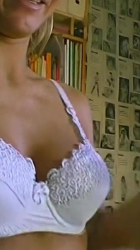 L'orgasmo vizioso fetish fetish della bionda in biblioteca