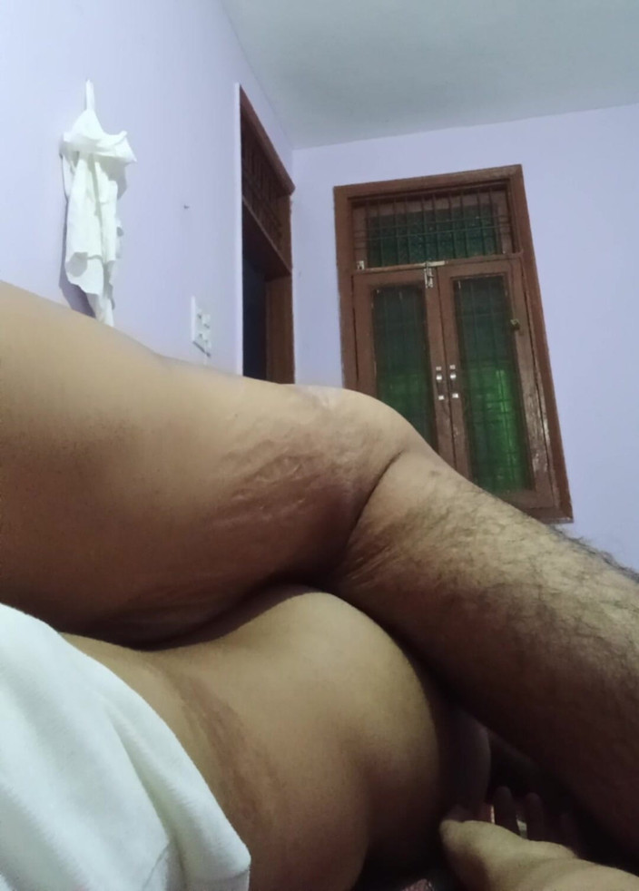 Rishi: Der penis meines mannes ist klein, also bitte stille den...