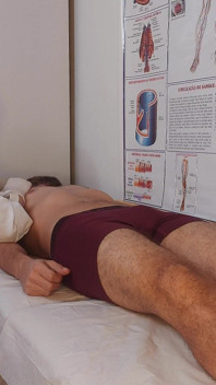 Il paziente ottiene erezione quando sente il tocco dell'infermiera