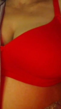 ブラジャーショーセクシーなおっぱいホット乳首ショーを削除します。