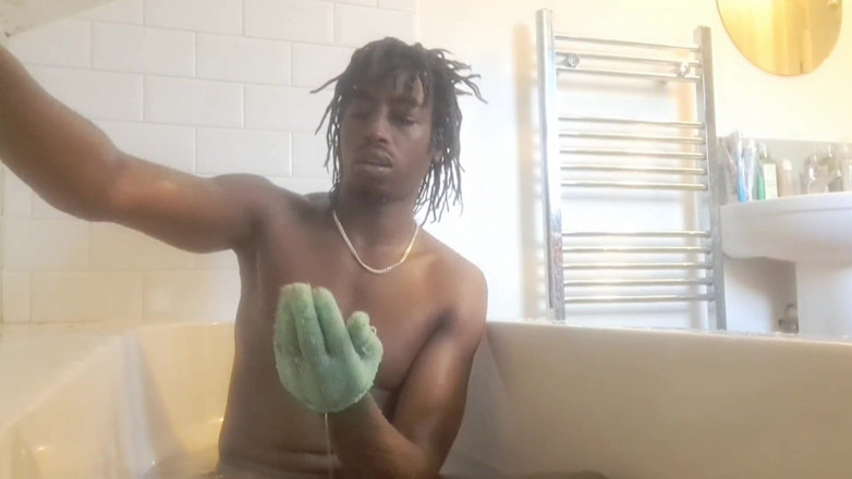Big Black Cocks Cumming: Nata4sex en baño provoca acariciando mi polla