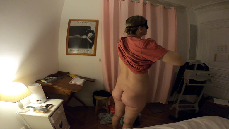 VanessaBoo: 8 aylık hamile ve itaatkar