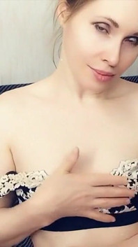 아름다운 란제리를 입은 춤, 괴롭히는...