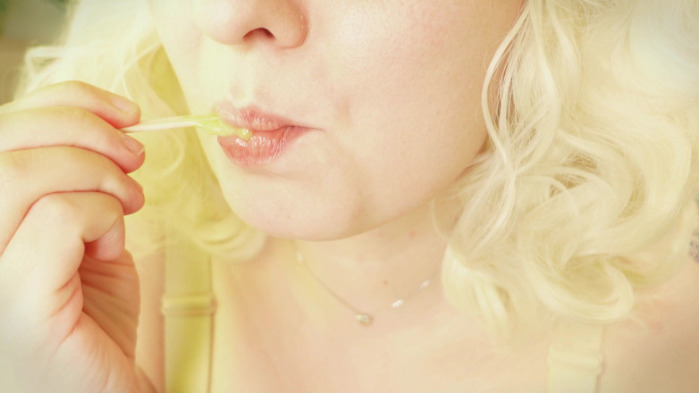 Arya Grander: ASMR zbliżenie fetysz wideo mukbang usta