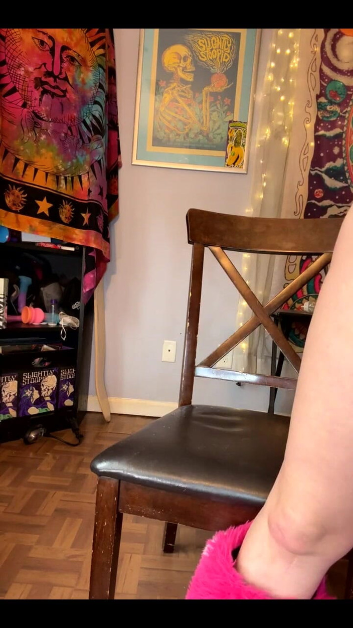 Suzy Wylde:  Kouřová show a tanec se Suzy Wylde