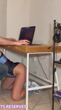 Babyfantasy83 - geek pieprzy mnie na swoim biurku i zakrywa moją twarz w spermie