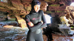 UKCuteGirl: Wetsuit-grot ontmoeting: geheim plezier met mysterieuze vreemdeling