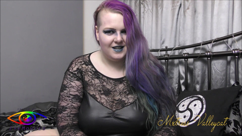 Mxtress Valleycat: Piercing peaches