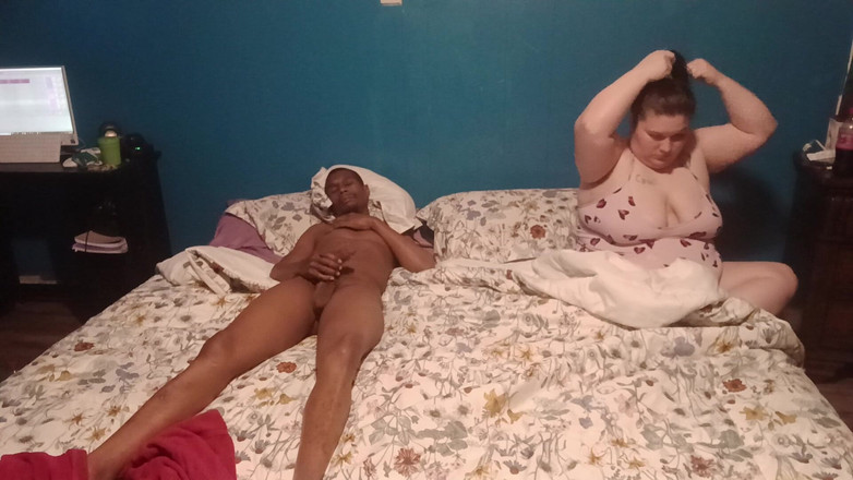 Big uhaul: 그녀는 백인 보지를 잘 따먹을 준비가 됐어