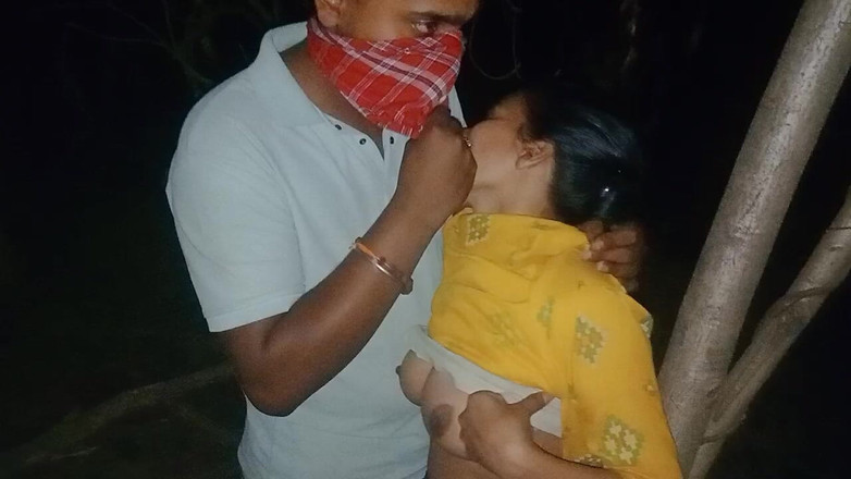 NikiRathod: 午夜在深森林里做爱很久后