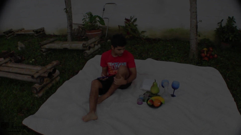 tommyy: Mein stiefbruder wird aufstehen und um seine geilheit los zu...