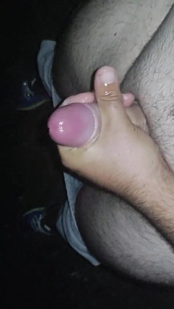 Johnnyboy2285: Oso adora la polla gorda después de un largo día...