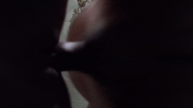 Jaratushi: Güzel ateşli evli kadın misyoner ve domaltarak