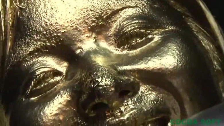 Cocoa Soft: Metallic body painting 003